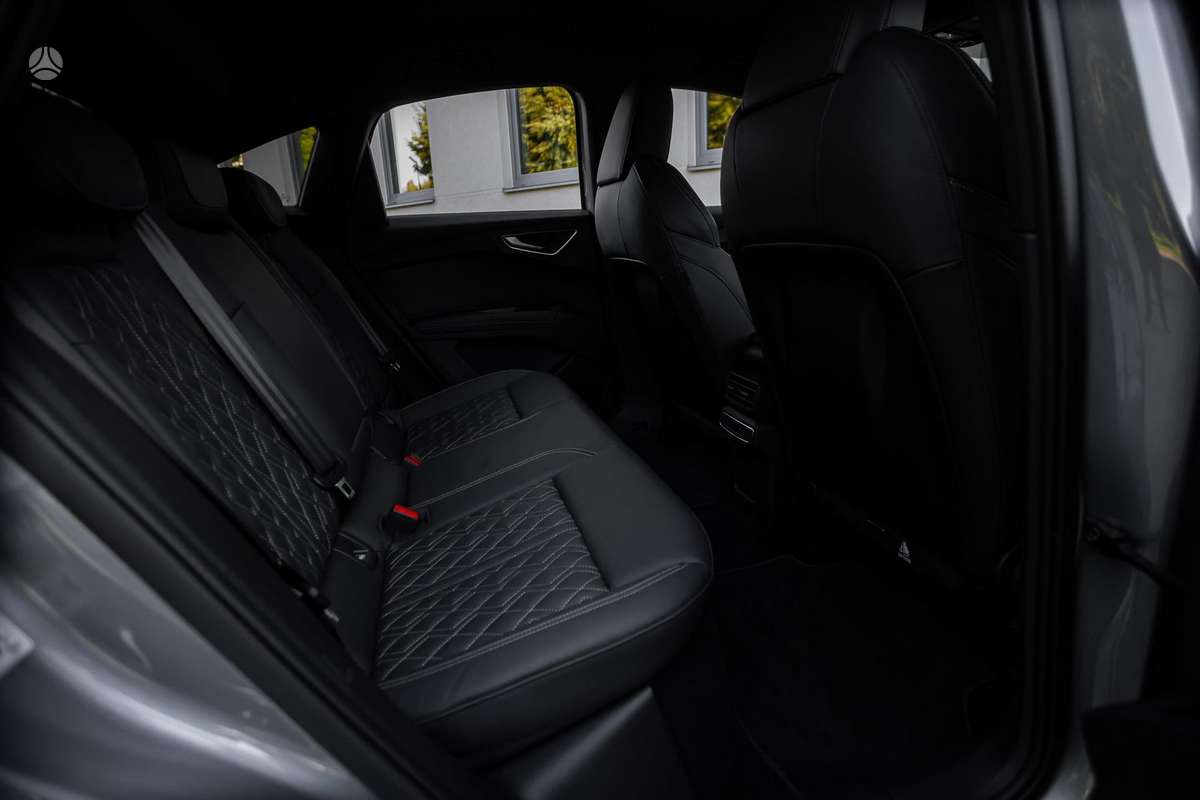 Audi Q4 e-tron, hatchback