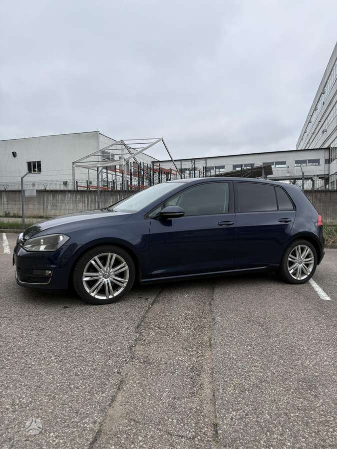 Volkswagen Golf - 5