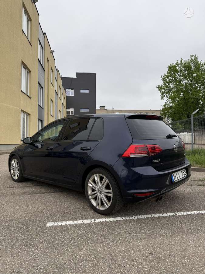 Volkswagen Golf - 6