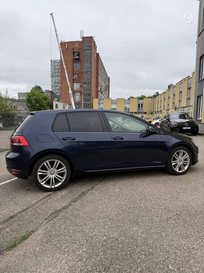 Volkswagen Golf - 9