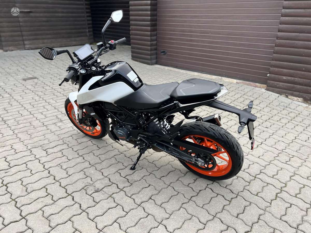 KTM Duke 125cc, street / classic