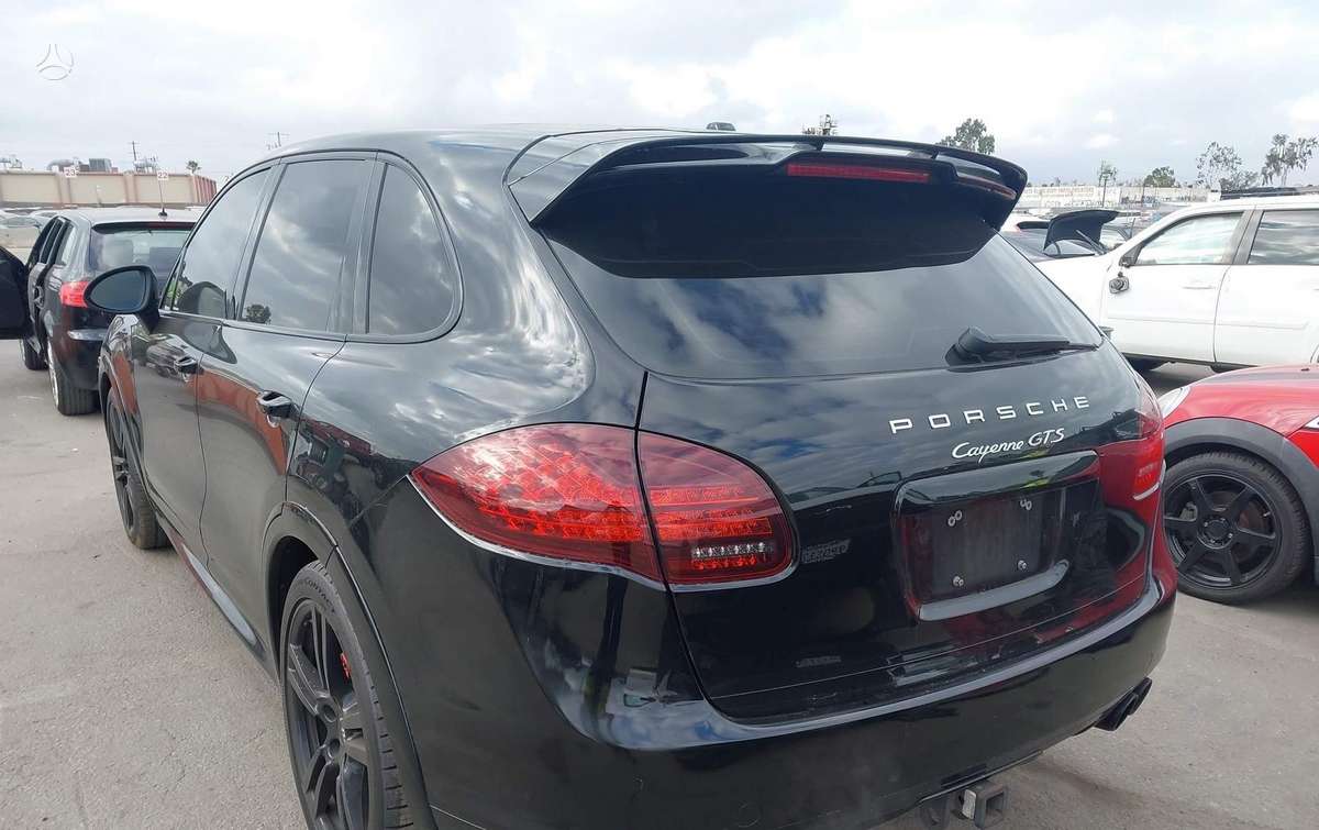 Porsche Cayenne - 4