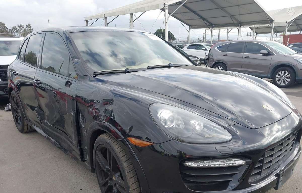 Porsche Cayenne - 2