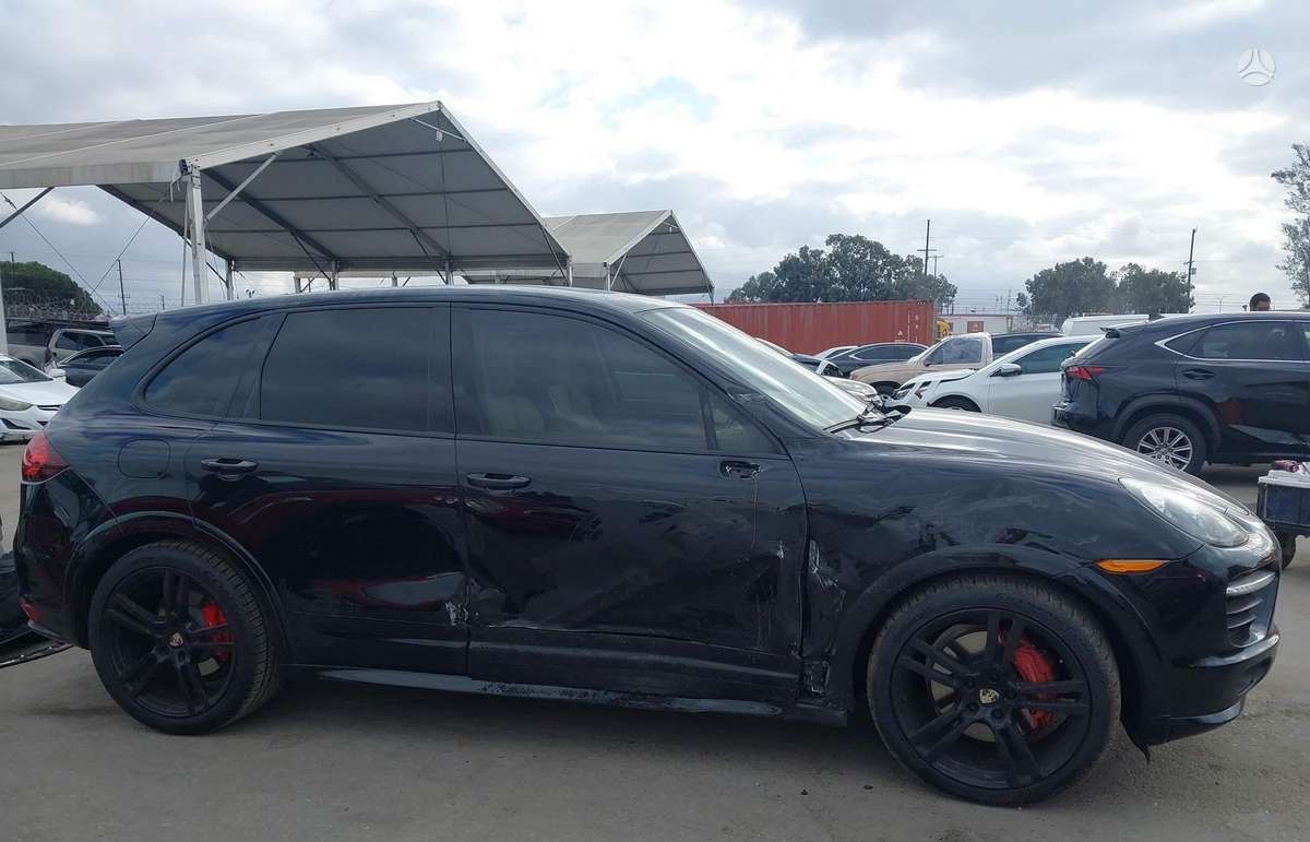 Porsche Cayenne - 7