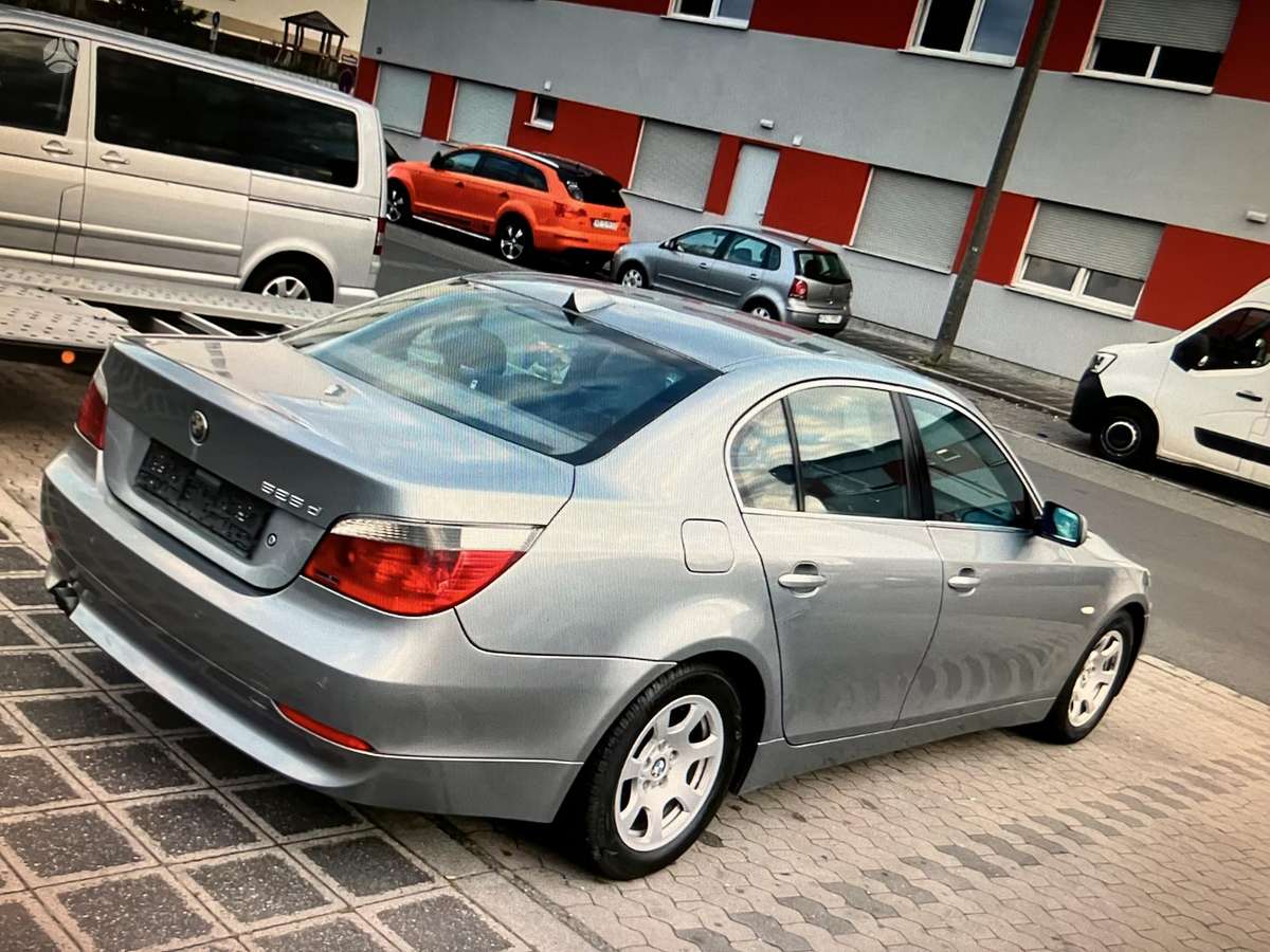 BMW 525, 2.5 l., Седан