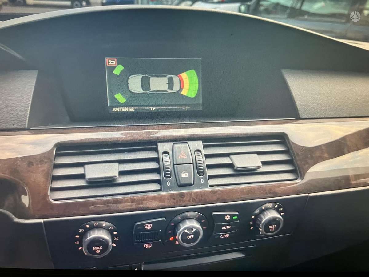 BMW 525, 2.5 l., Седан