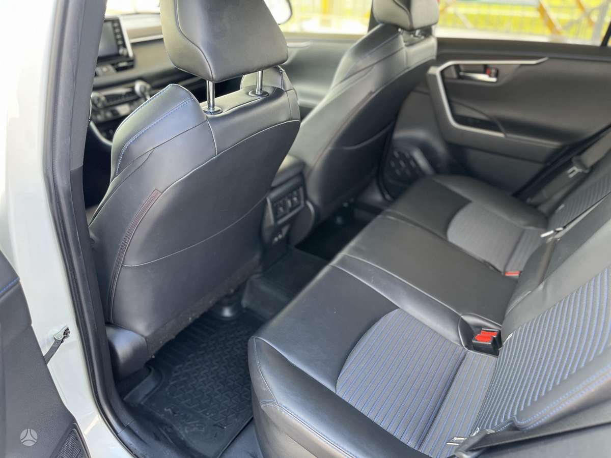 Toyota RAV4 - 9