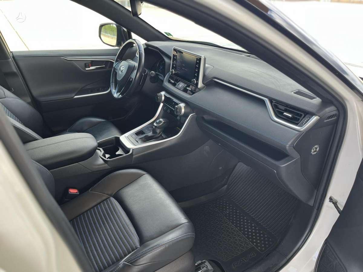 Toyota RAV4 - 11