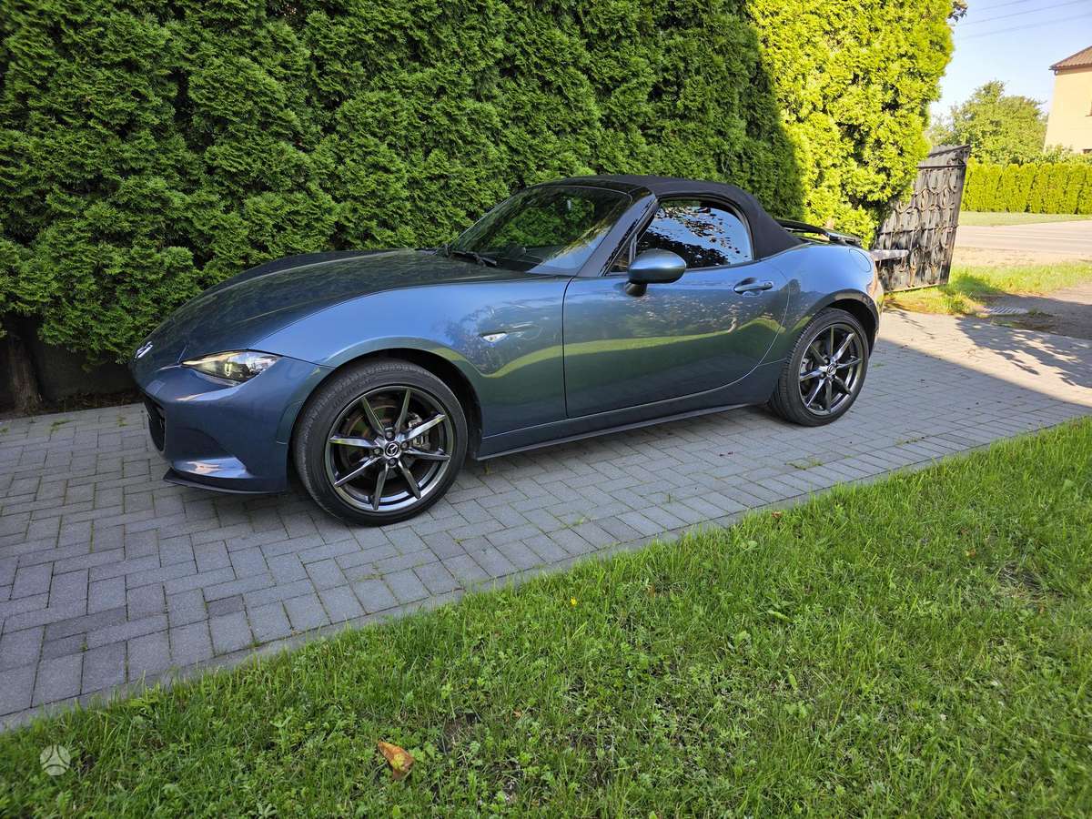 Mazda MX-5, 2.0 l., convertible