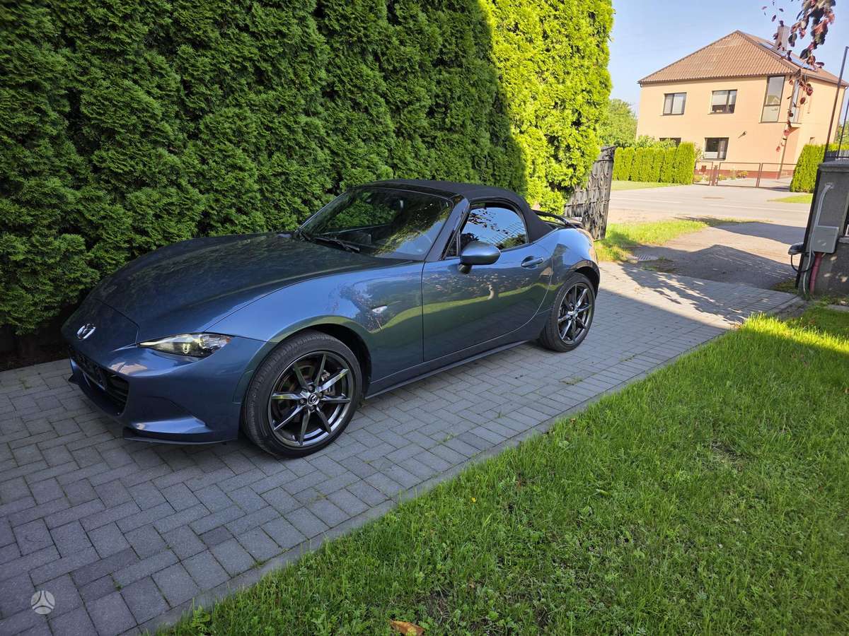 Mazda MX-5, 2.0 l., convertible