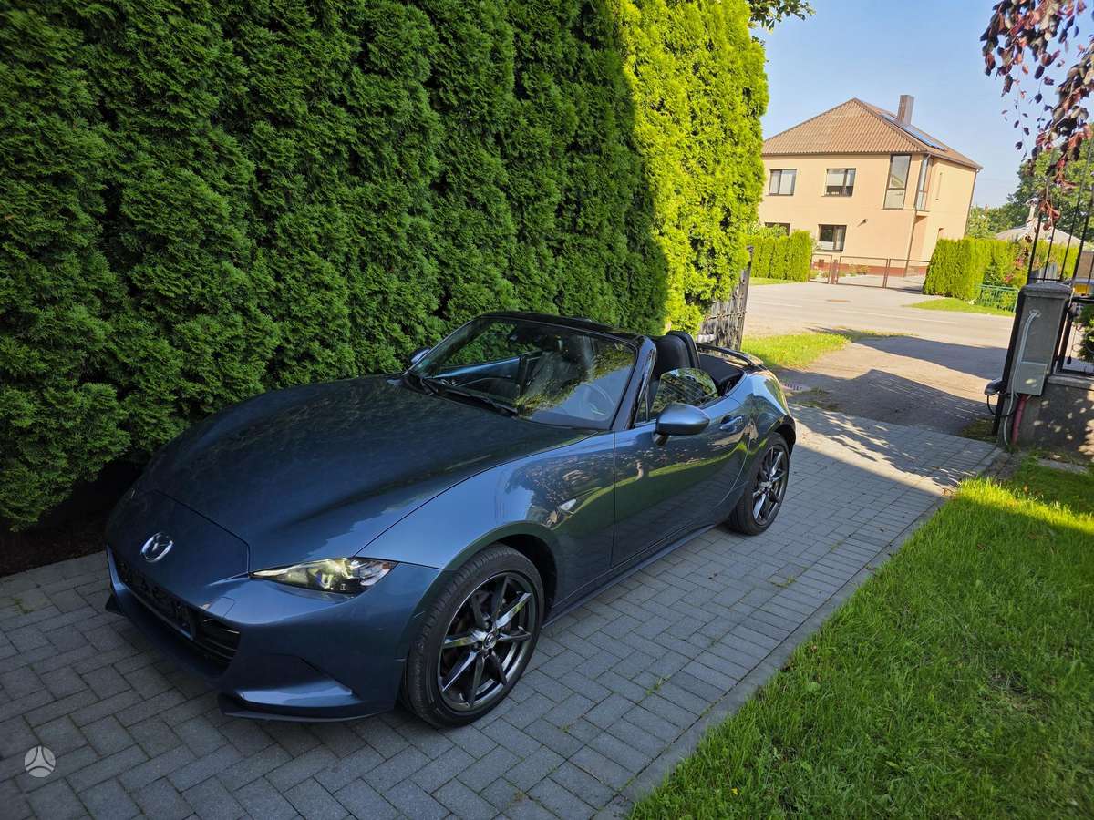 Mazda MX-5, 2.0 l., convertible