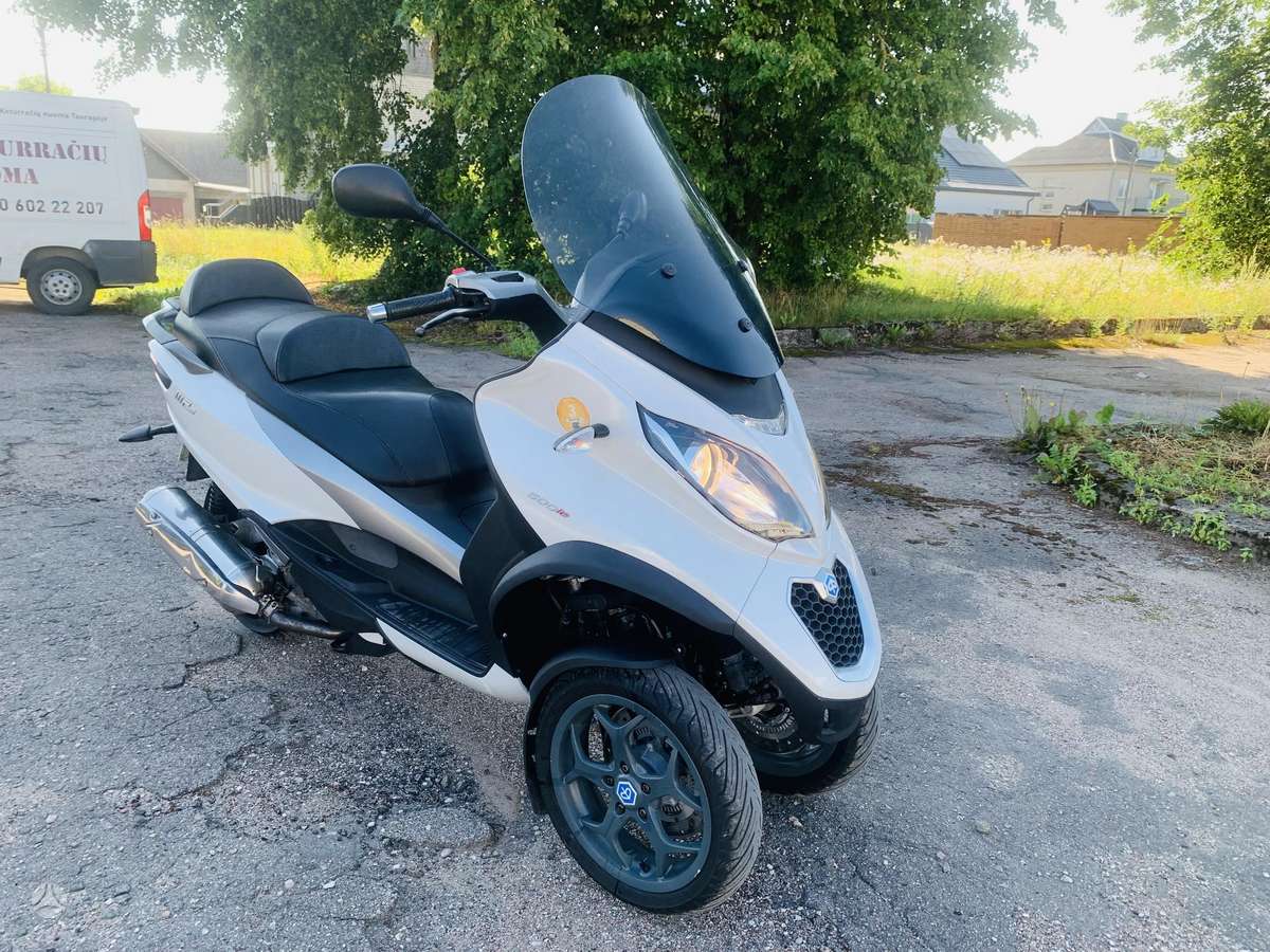 Piaggio MP3 500cc, trikes