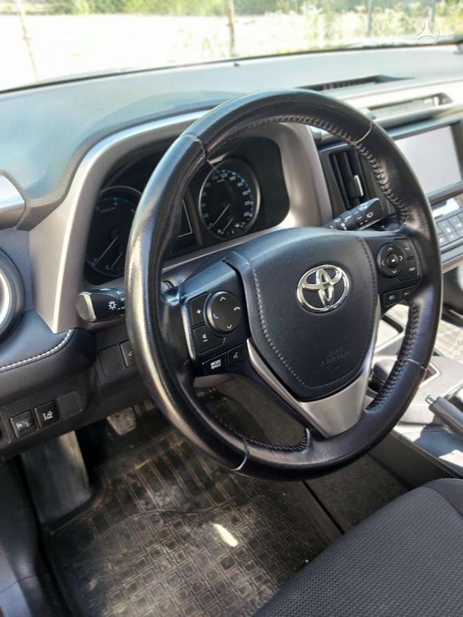 Toyota RAV4 - 6