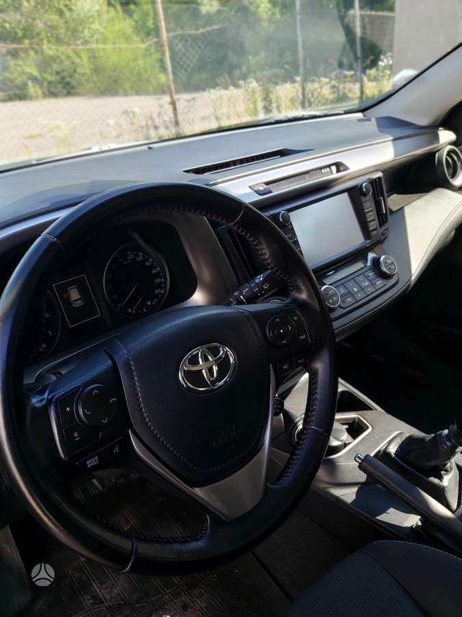Toyota RAV4 - 7