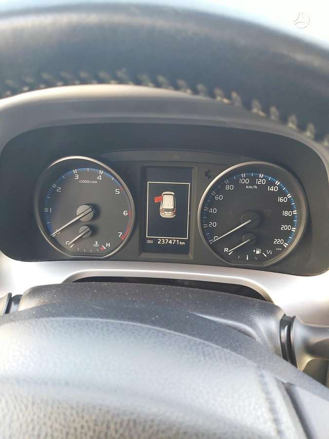 Toyota RAV4 - 8