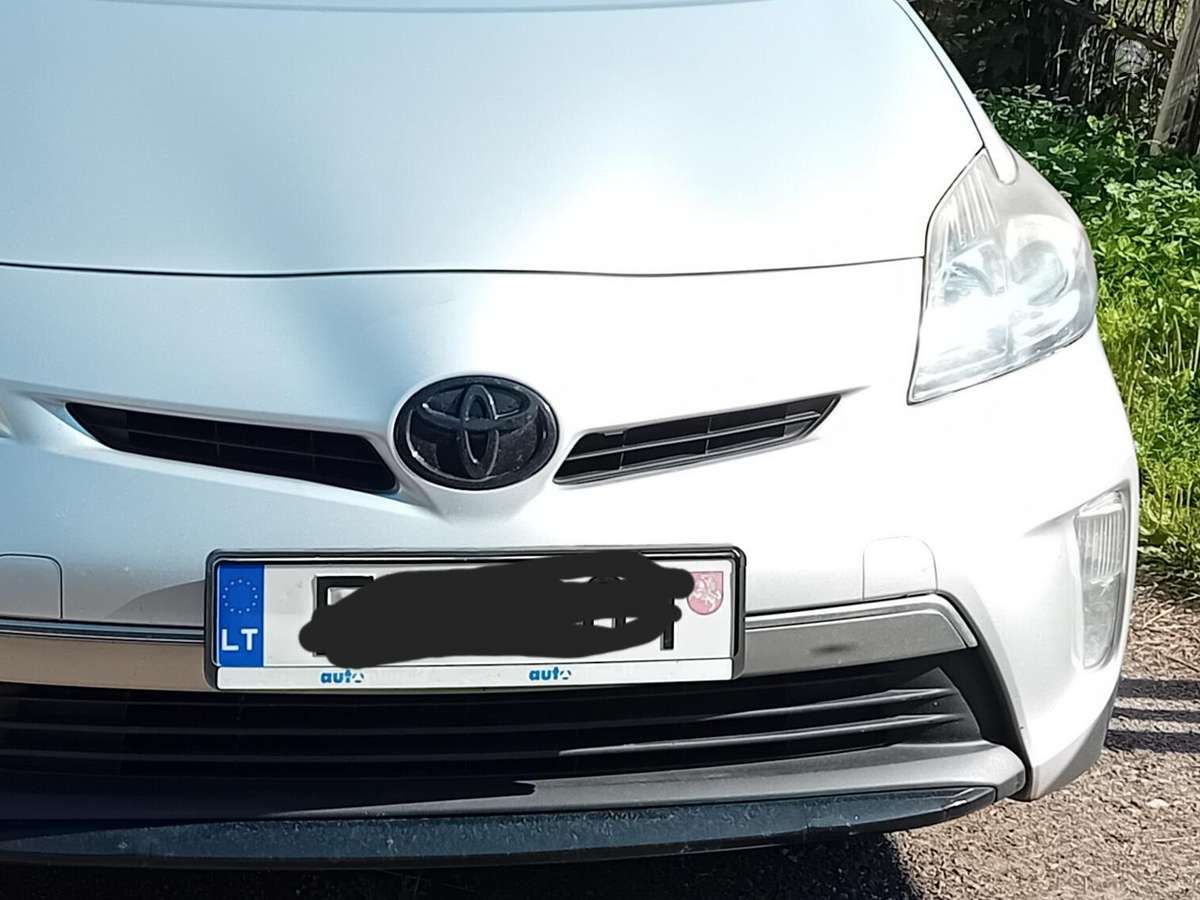 Toyota Prius - 3