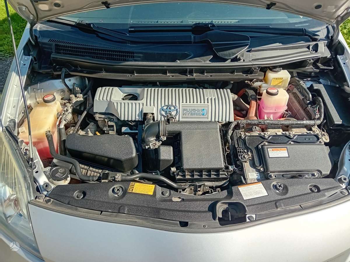 Toyota Prius - 5