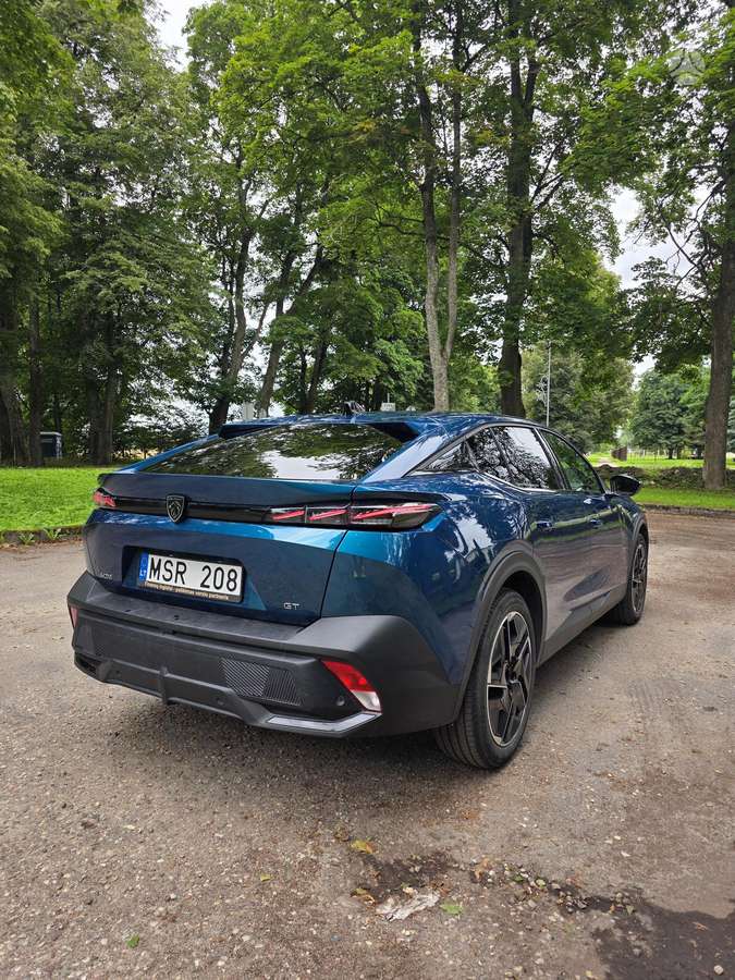 Peugeot 408 - 9