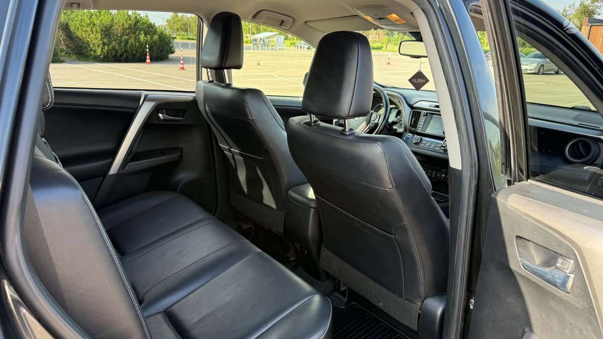 Toyota RAV4 - 12