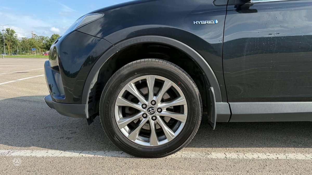 Toyota RAV4 - 9