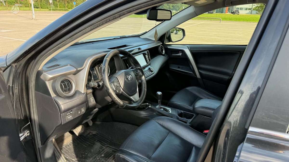 Toyota RAV4 - 11