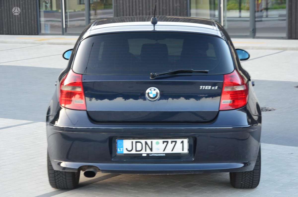 BMW 120, 2.0 l., hatchback