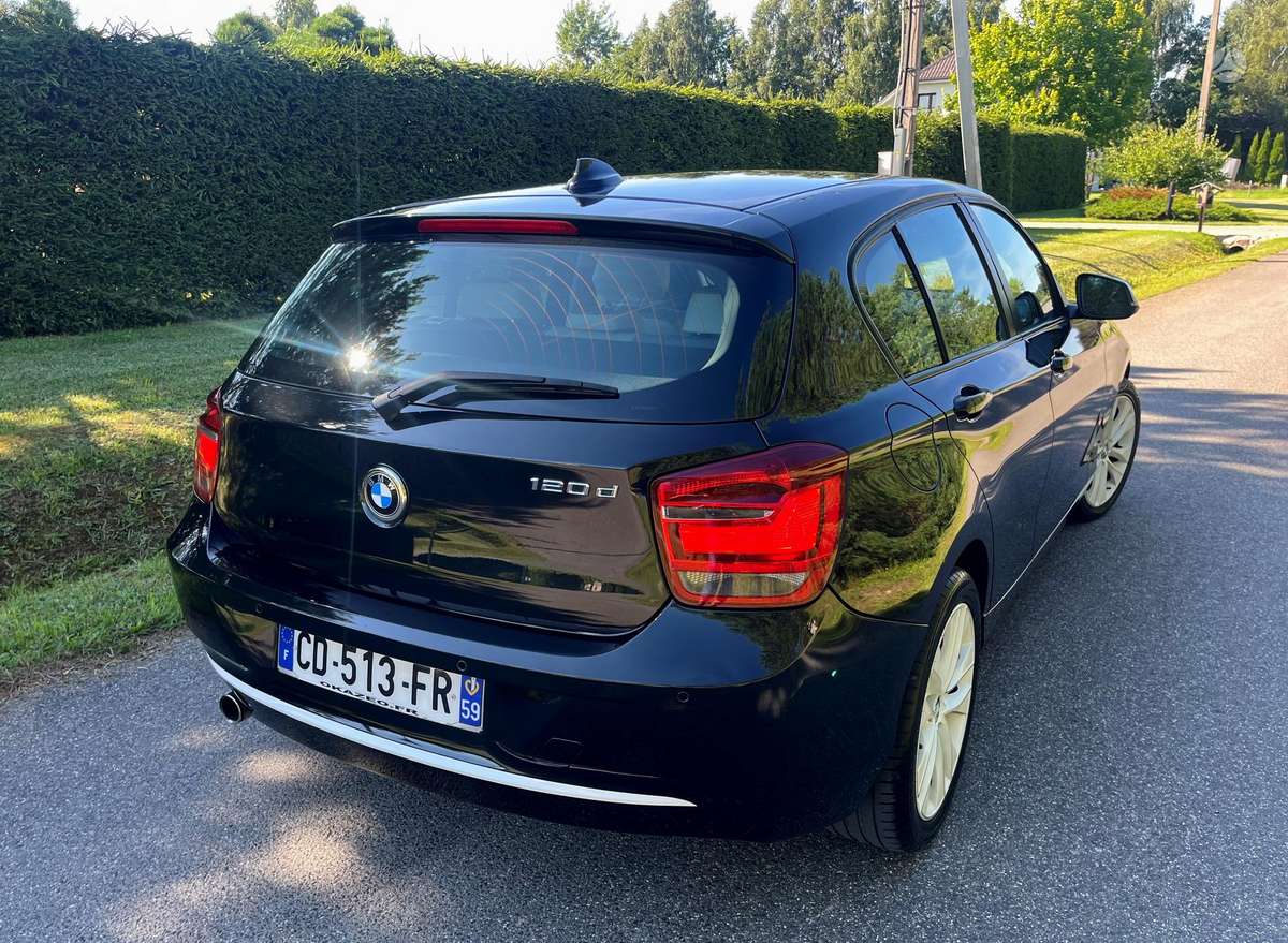 BMW 120, 2.0 l., hatchback