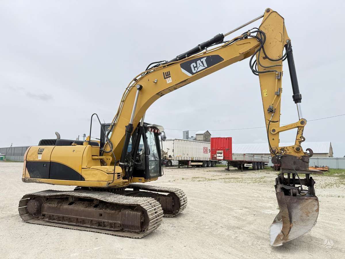 Caterpillar 315 DL , 18500 kg, экскаваторы