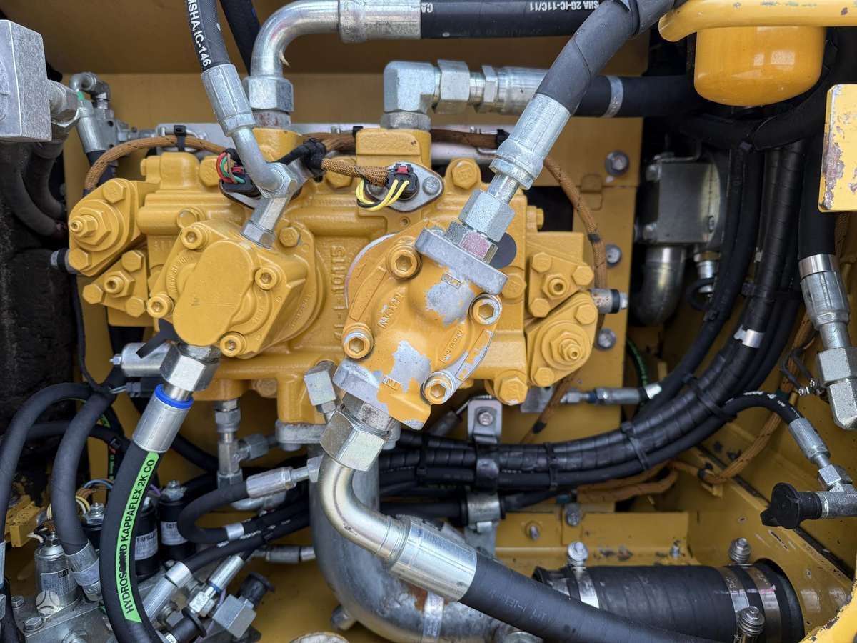 Caterpillar 315 DL , 18500 kg, экскаваторы