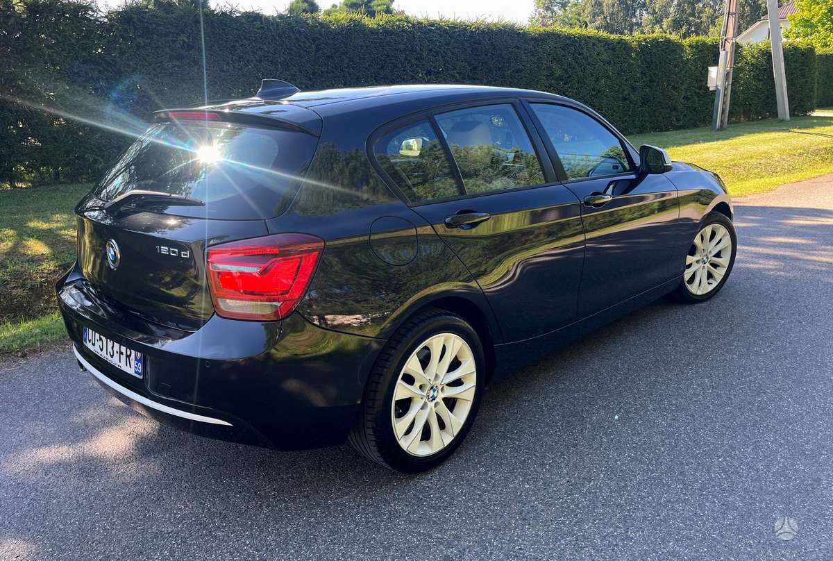 BMW 120, 2.0 l., hatchback