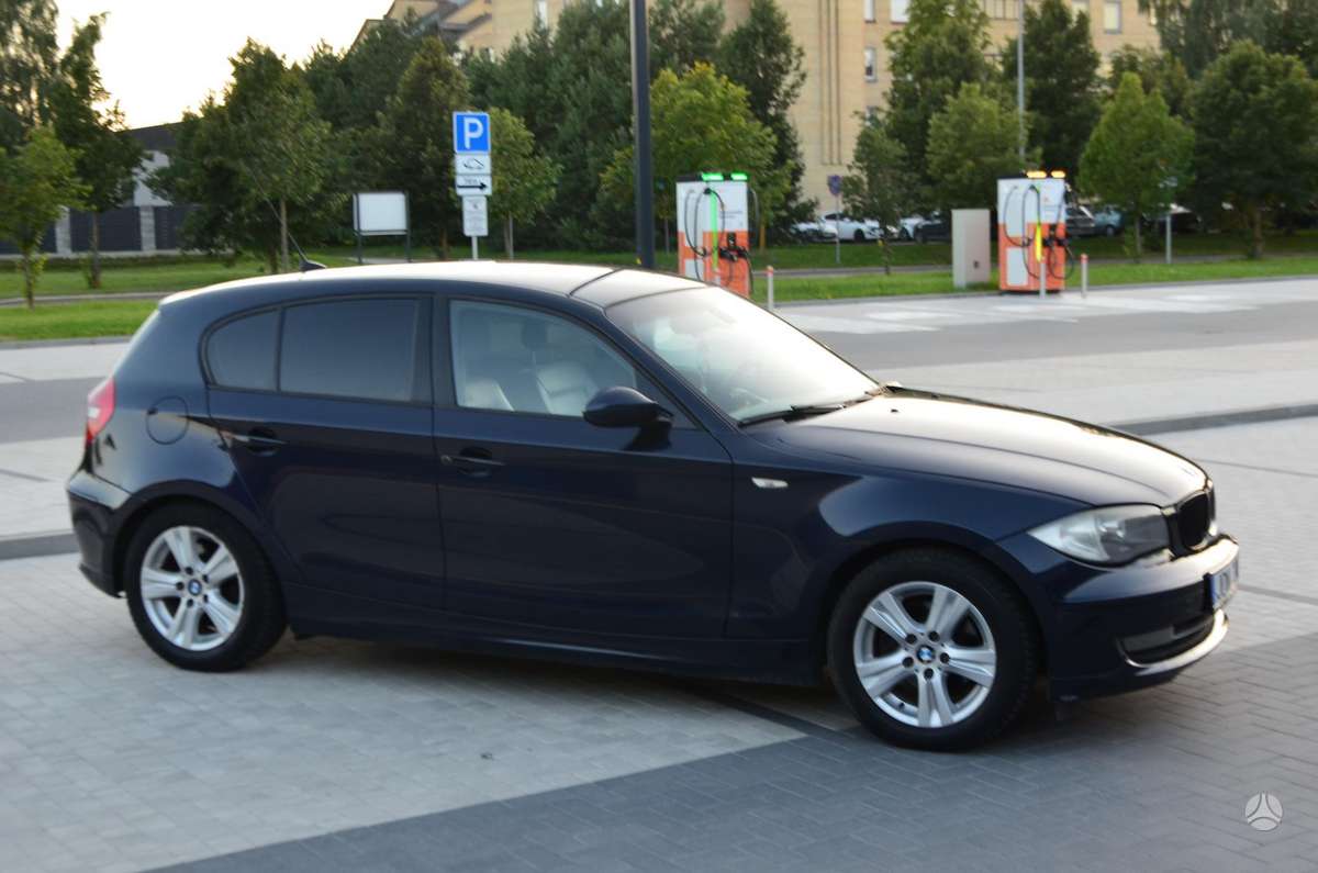 BMW 120, 2.0 l., hatchback