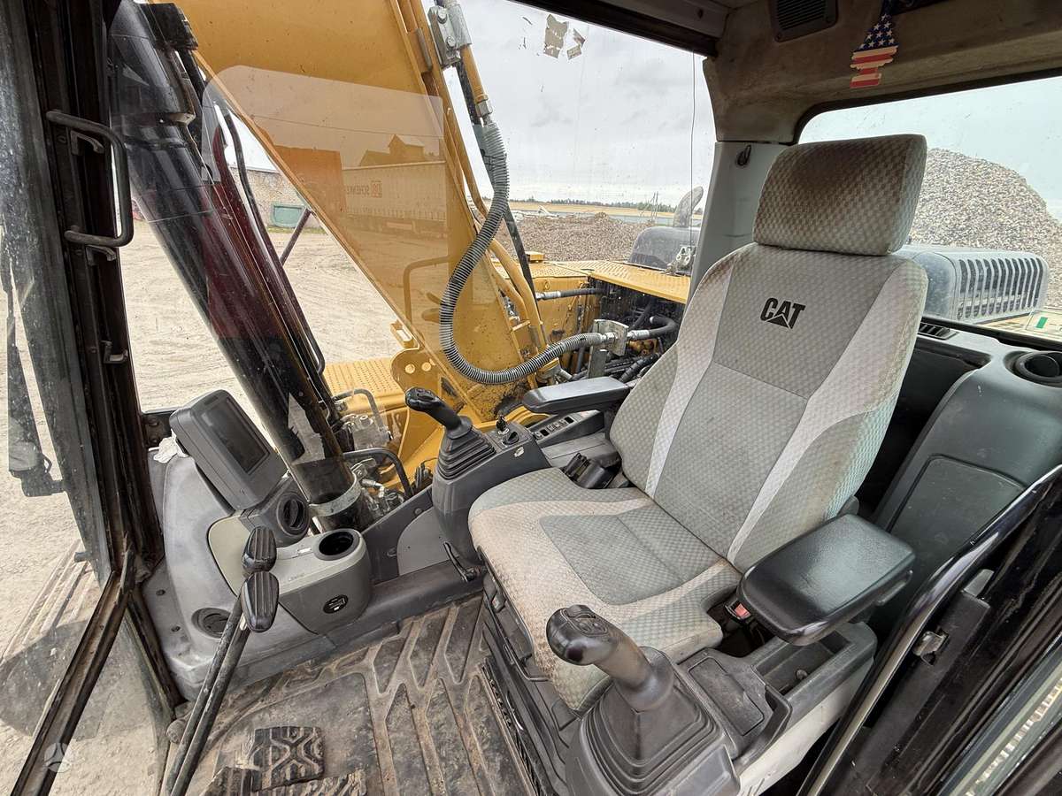 Caterpillar 315 DL , 18500 kg, экскаваторы