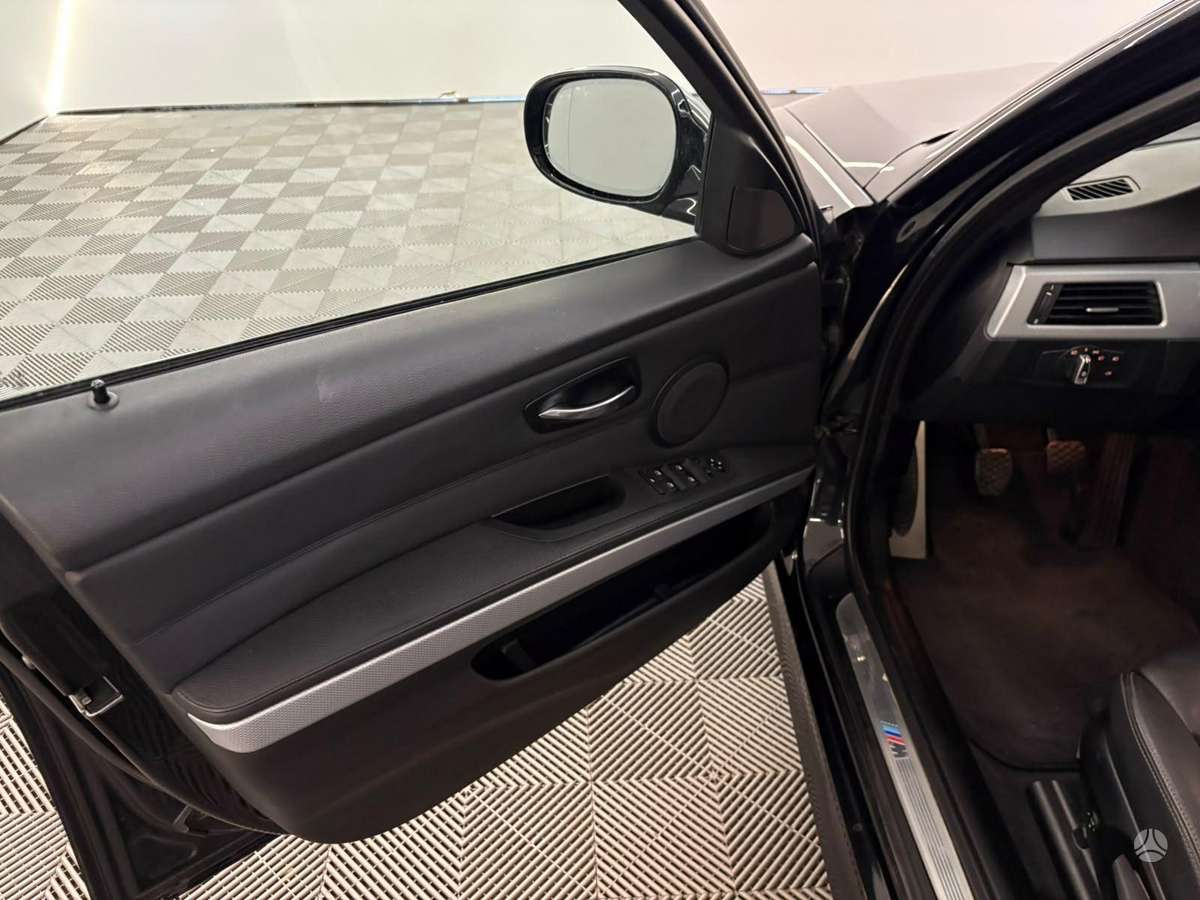 BMW 320, 2.0 l., Универсал