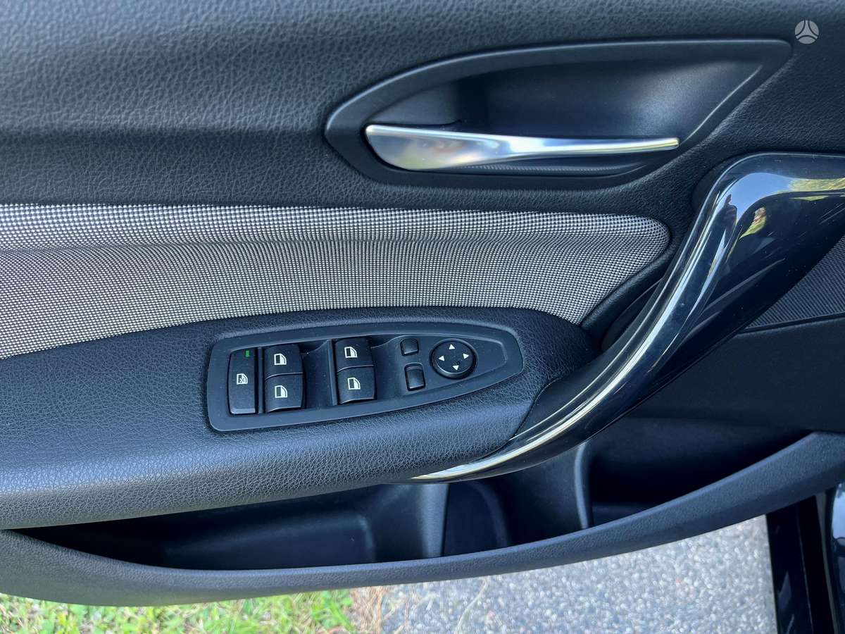 BMW 120, 2.0 l., hatchback