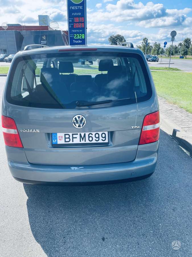 Volkswagen Touran - 5