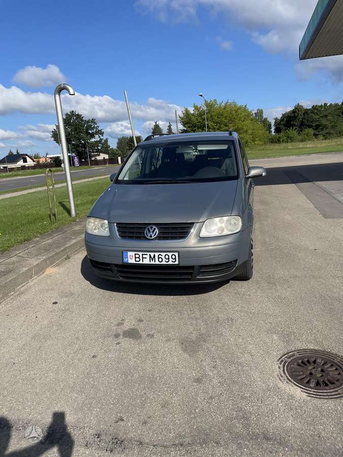 Volkswagen Touran - 8