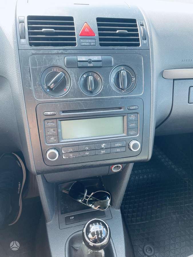 Volkswagen Touran - 11