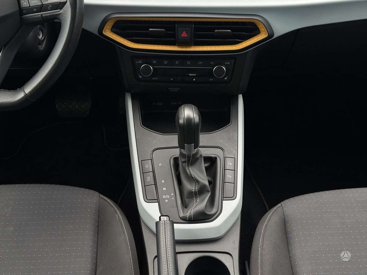 SEAT Arona - 10