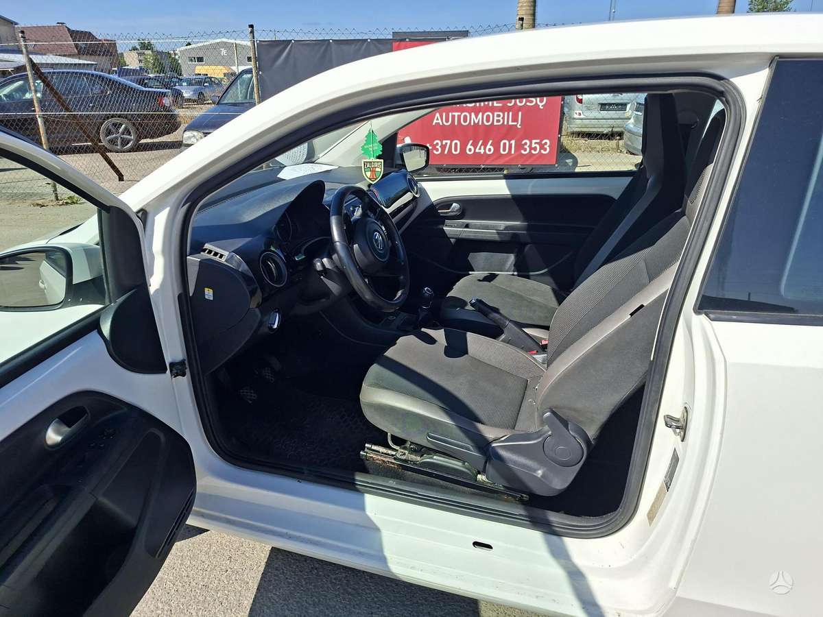 Volkswagen Up, 1.0 l., hatchback