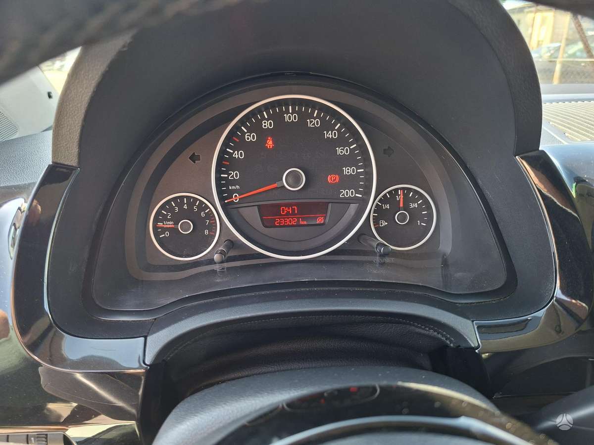 Volkswagen Up, 1.0 l., hatchback