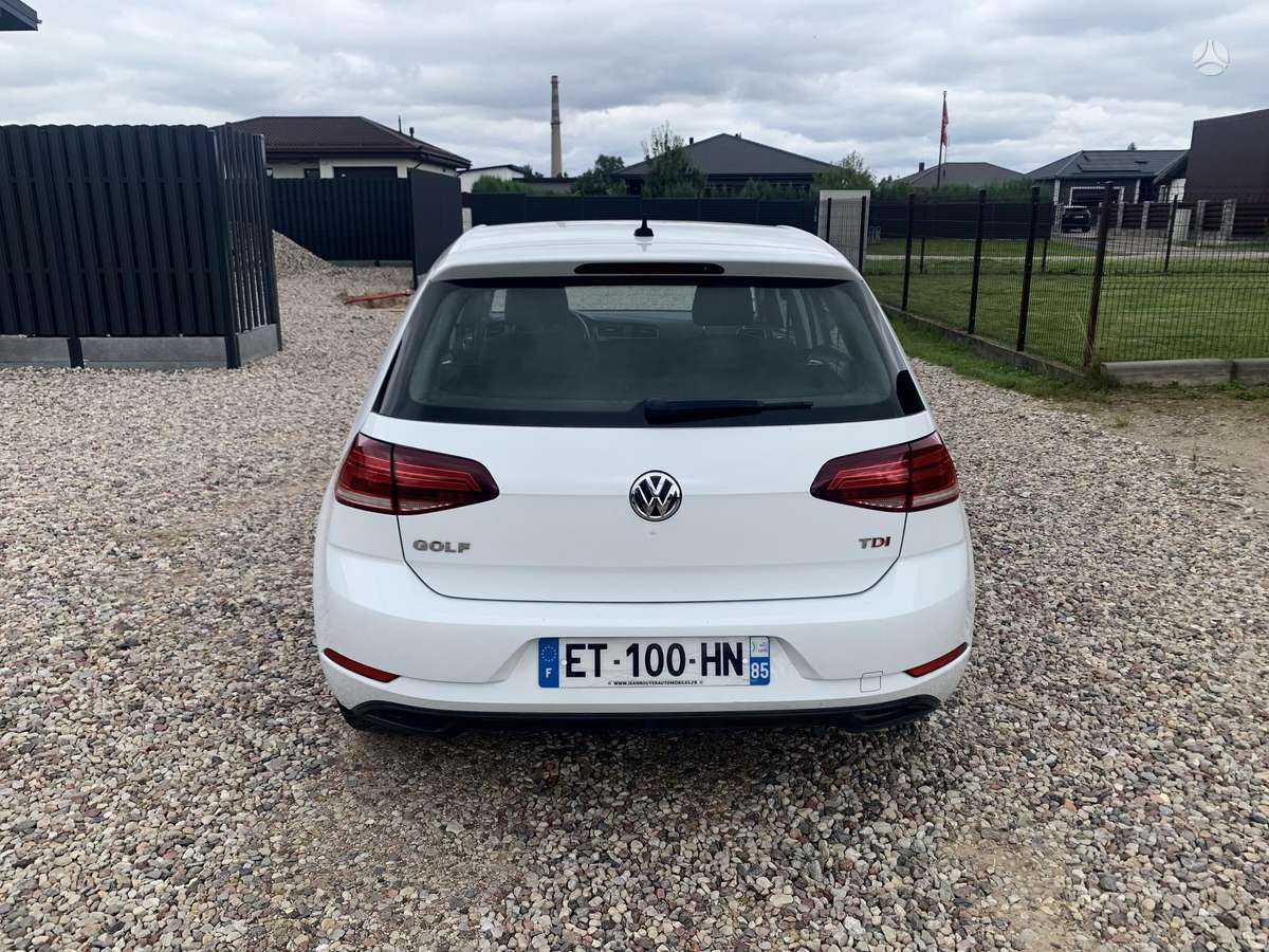 Volkswagen Golf - 8