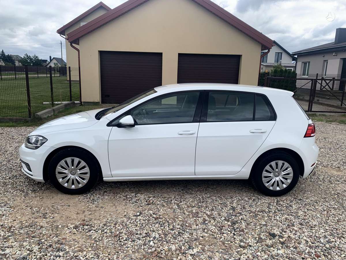 Volkswagen Golf - 2