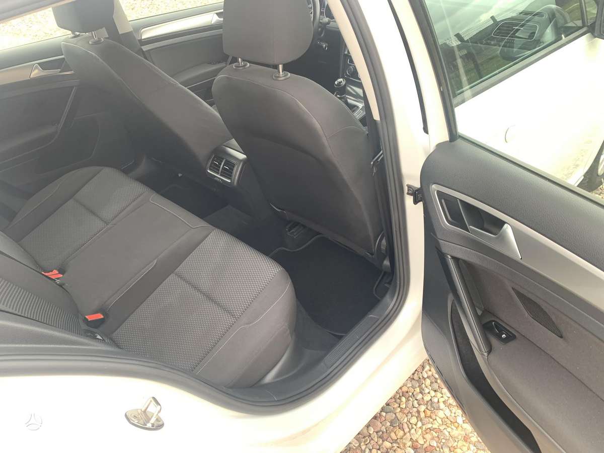 Volkswagen Golf - 12
