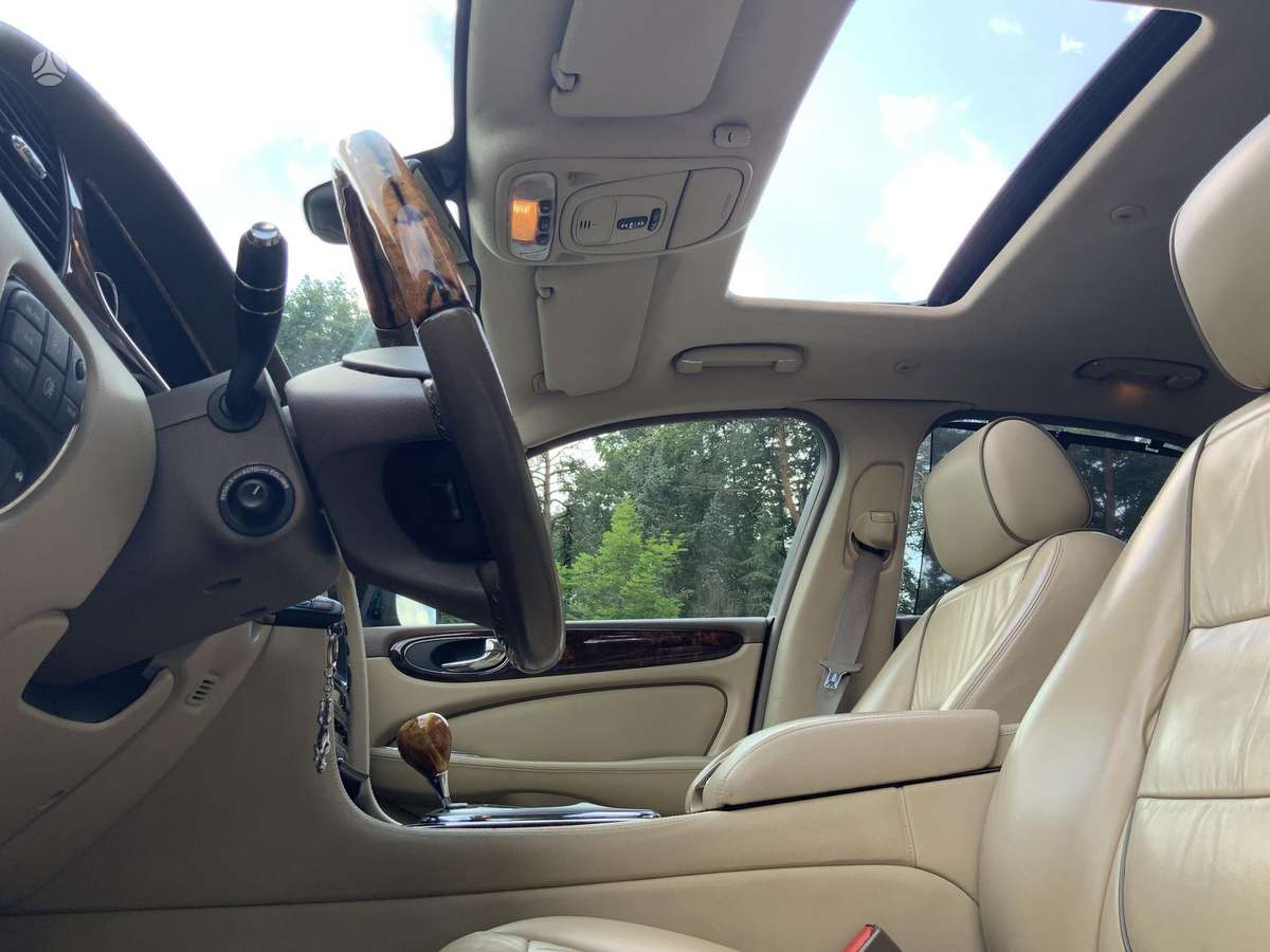 Jaguar XJ, 2.7 l., Седан