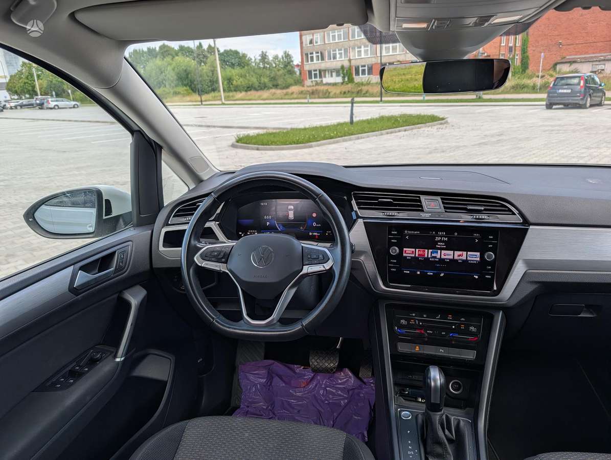 Volkswagen Touran - 10