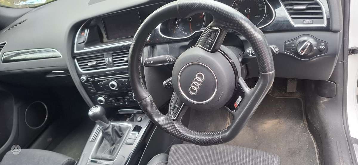 Audi A4 salono detalės