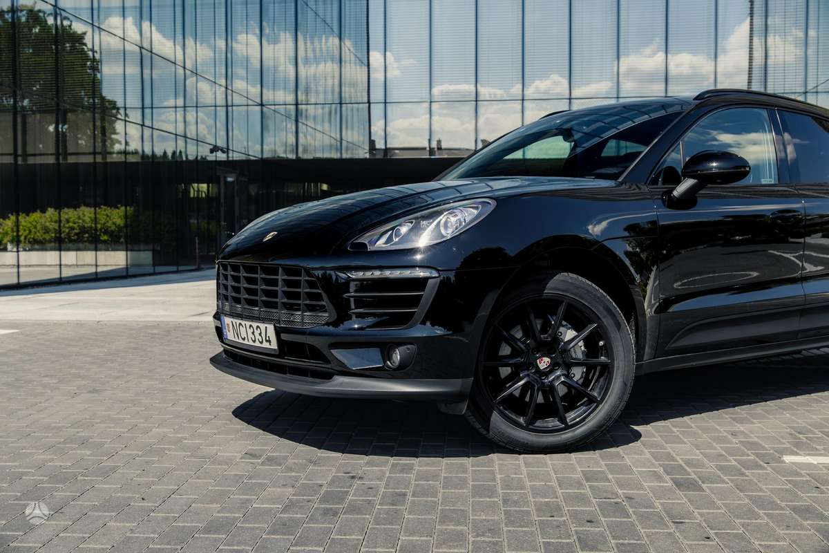 Porsche Macan - 2
