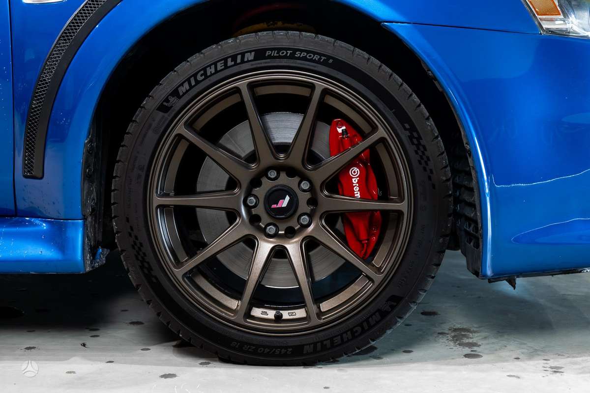 Mitsubishi Lancer Evolution, 2.0 l., sedanas