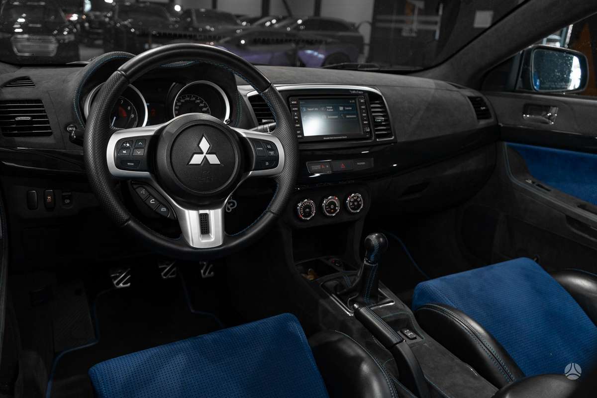 Mitsubishi Lancer Evolution, 2.0 l., sedanas