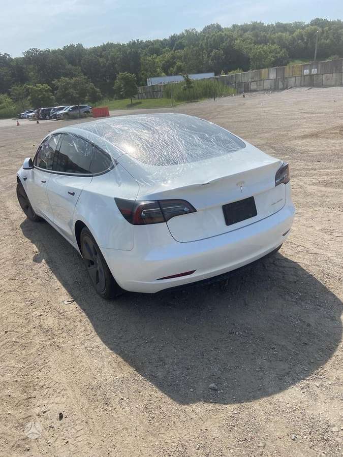 Tesla Model 3 - 1